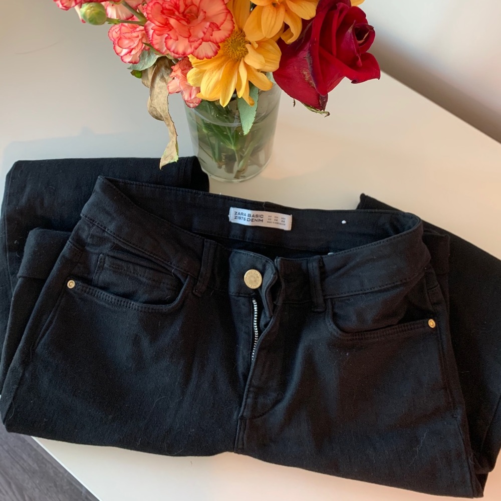 Zara Mid-Rise Straight Cut Jeans